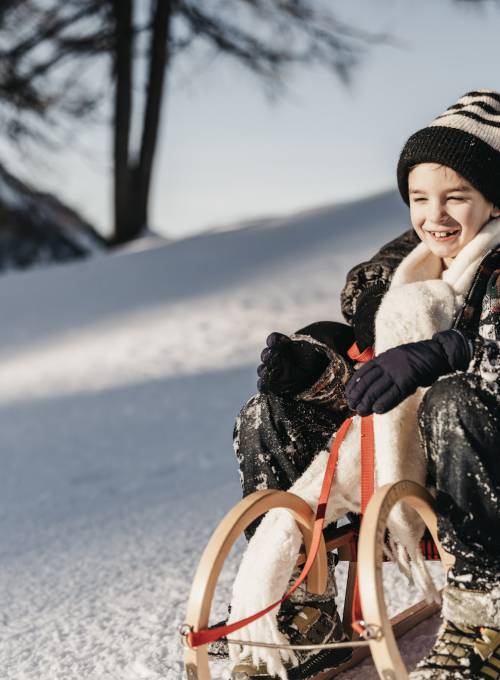 Eine Familie beim Skiurlaub im Snow Space Salzburg