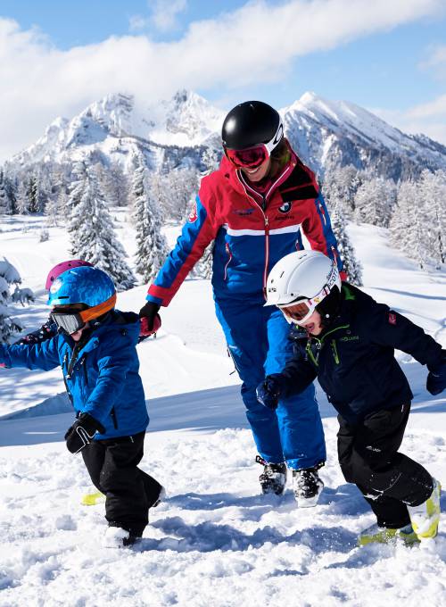 children skicourse wintertime