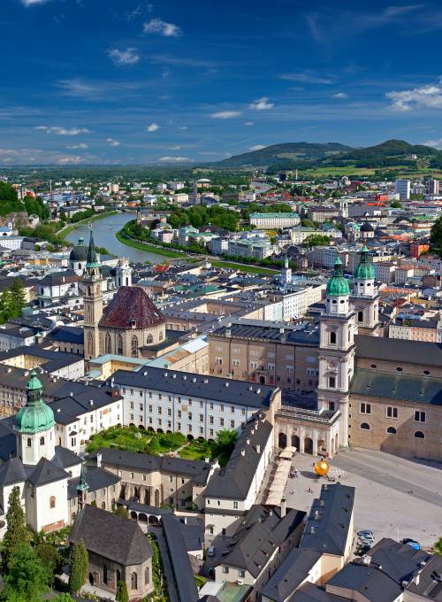 Das Alpina Family, Spa & Sporthotel befindet sich in unmittelbarer Nähe zu der wunderschönen Mozartstadt Salzburg. 