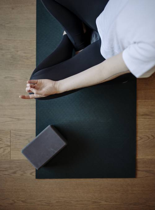 Yogaeinheit im Alpina Alpendorf
